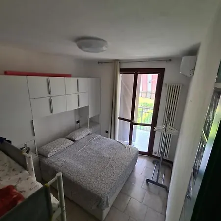 Διαμέρισμα Bilocale Con Soppalco E Piscina Vicino Al Centro.